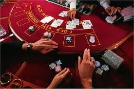 Player interface showing real-time balance and table statistics