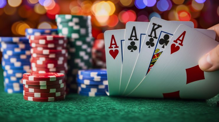 royaltoto login mobile app home screen showing live-dealer lobby and sportsbook menu